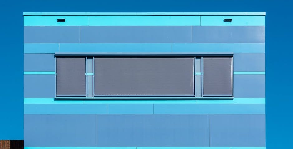 کاربرد کود کشاورزی در گلخانه در لاهیجان